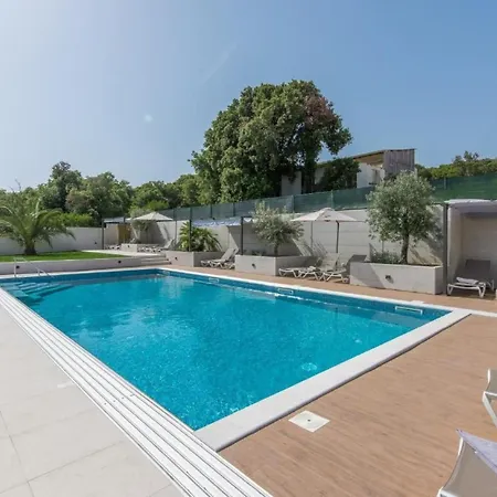 In Pjescana Uvala Mit Grosser Terrasse By Interhome * Pula