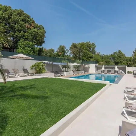 In Pjescana Uvala Mit Grosser Terrasse By Interhome * Pula